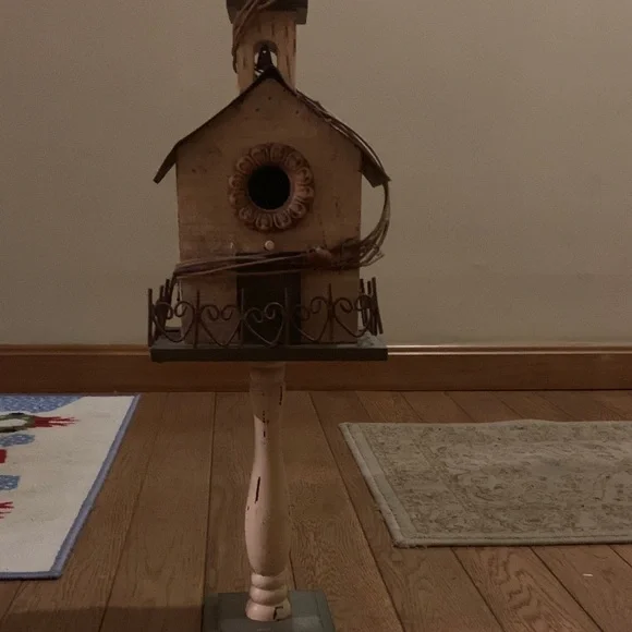 Rustic Wooden Birdhouse with Heart Accents - Picture 4 of 7